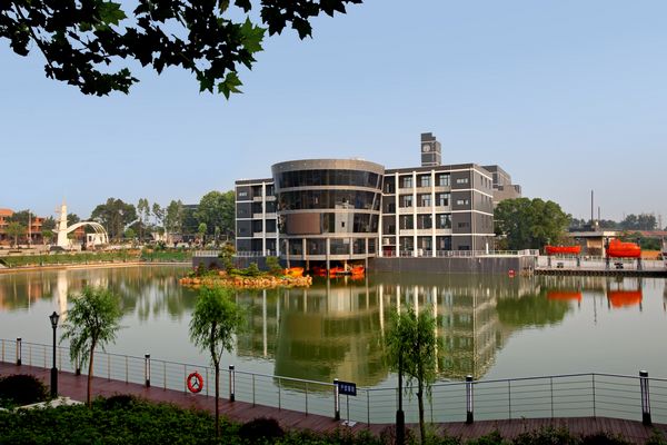 武漢海事職業學院